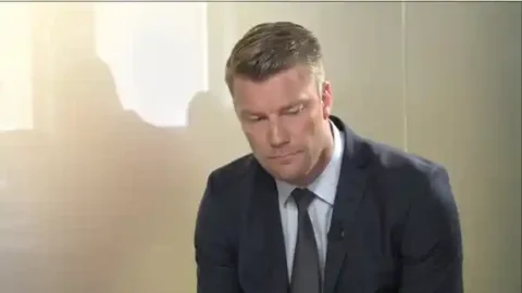 16 åriga Ayah Misshandlades Migrationsverket Ignorerade Nyheterna (tv4).mp4